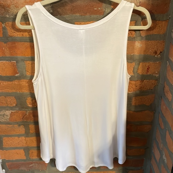 Old Navy Luxe Scoop Neck Tank - Picture 5 of 9